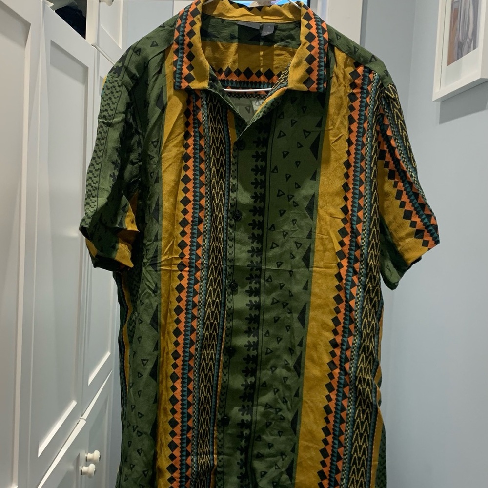 Retro shirt African